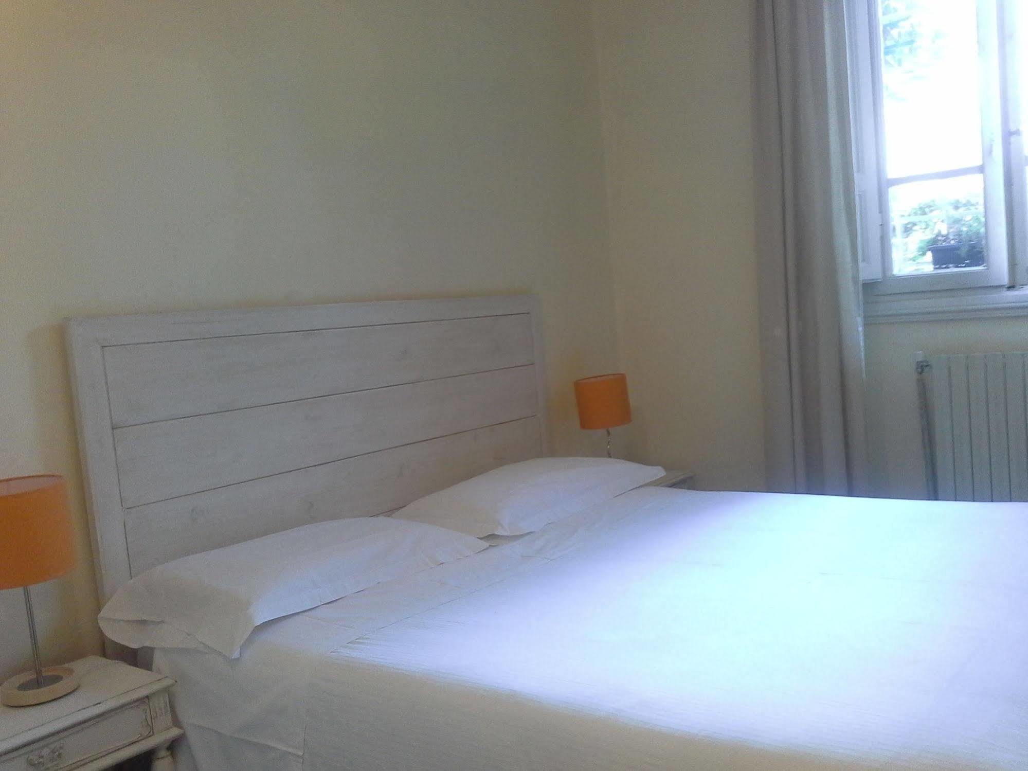 フィレンツェ ソッジョルノ サンタ レパラタ Bed & Breakfast エクステリア 写真